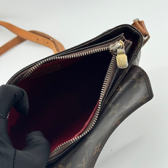 Louis Vuitton Viva Cite Crossbody Bag - Picture 8 of 9